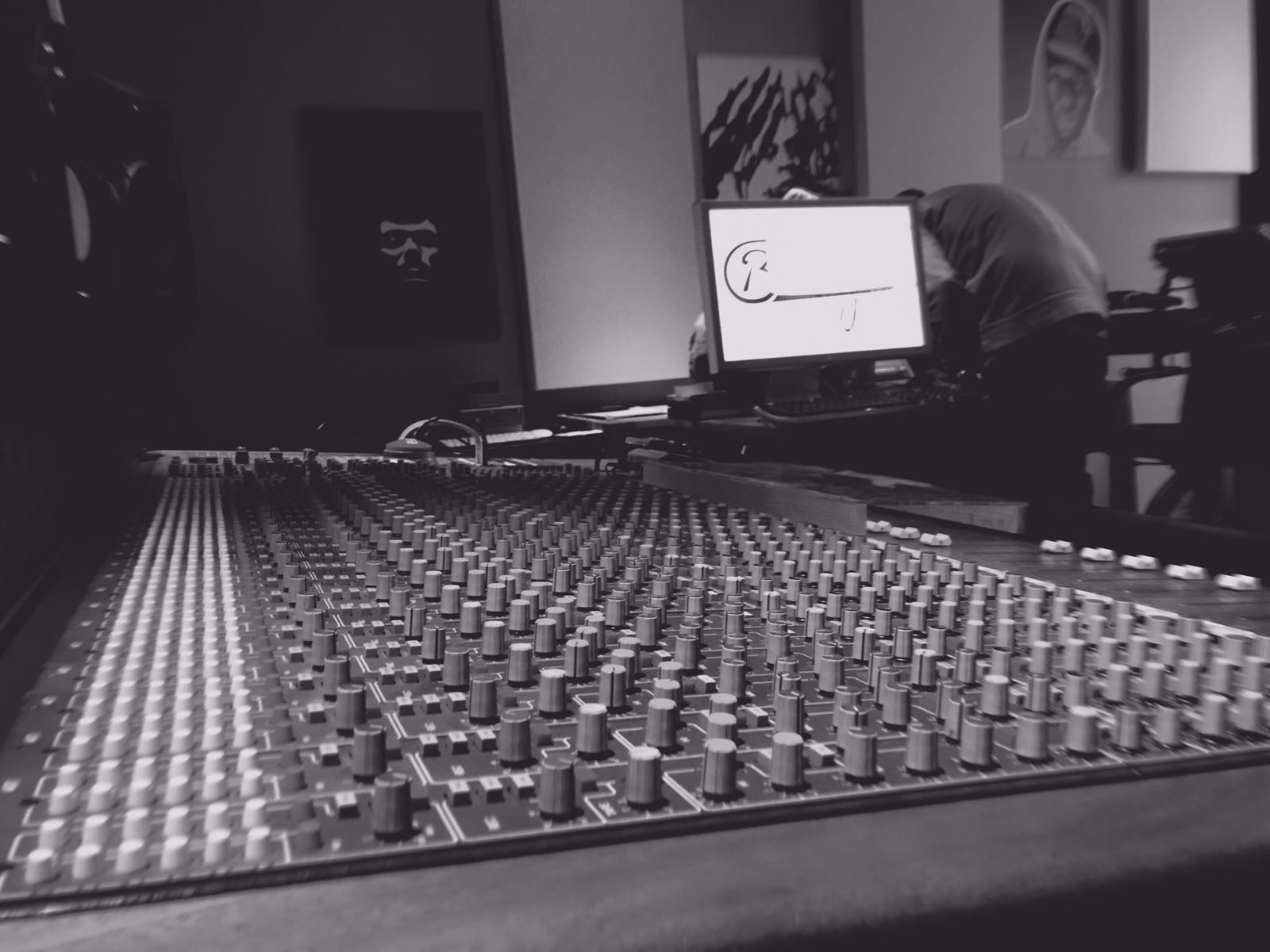 Studio 2 image 6
